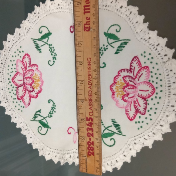 Vintage European Hand Crafted Doiley with Lotus Flowers - Picture 4 of 7